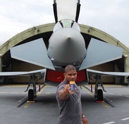 Vorschau Bild von Alistair Overeem vor Eurofighter