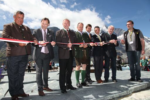 Vorschau Bild von v.l.n.r.: GF Mag. Peter Engert (Raiffeisen Leasing), Prof. Dr. Martin Faulstich (TU München), LH Gerhard Dörfler (Kärnten), Landesrat Josef Eisl (Salzburg), SC Günter Liebel (Lebensministerium), GS Oliver Schmerold (ÖAMTC), GD Dr. Christian Heu (Großglockner Hochalpenstraßen AG), Mitarbeiter von Raiffeisen-Leasing