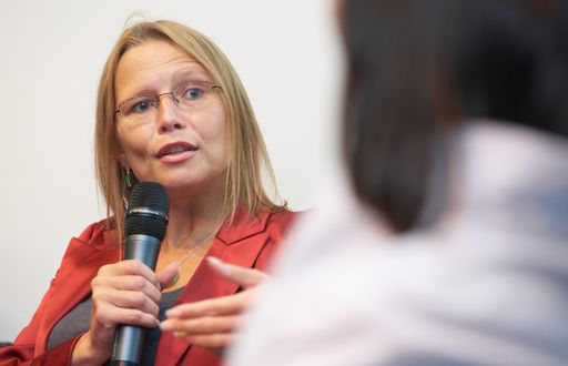 Vorschau Bild von Wissenschaftsministerin Beatrix Karl während der Diskussion.