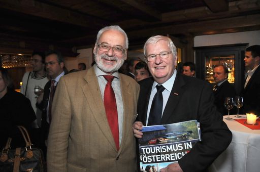  im Bild v.l.n.r. Erhard Busek, Präsident des Europäischen Forums Alpbach und Hans Schenner, Gastgeber und Obmann Bundessparte Tourismus und Freizeitwirtschaft