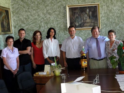 Vorschau Bild von Vertragsunterzeichnung Beteiligung an Lagerstätte