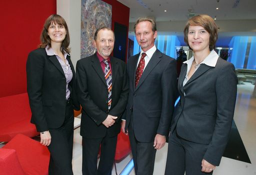 http://pressefotos.at/m.php?g=1&u=68&dir=201009&e=20100907_x&a=event
Neue Ansätze zu den Krankheitsmechanismen von Sinusitis und Bronchitis und deren Konsequenzen für die Therapie.