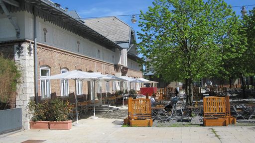 Vorschau Bild von Biergarten-Gaudi in Schwechat bei Felmayers Oktoberfest vom 18.9. bis 3.10. - "O'zapft is" heißt es am 18. September beim Fassanstich mit Freibier - weitere Höhepunkte: Trachten-Modenschau, Jazz-Brunch, Tombola zugunsten "Nachbar in Not"