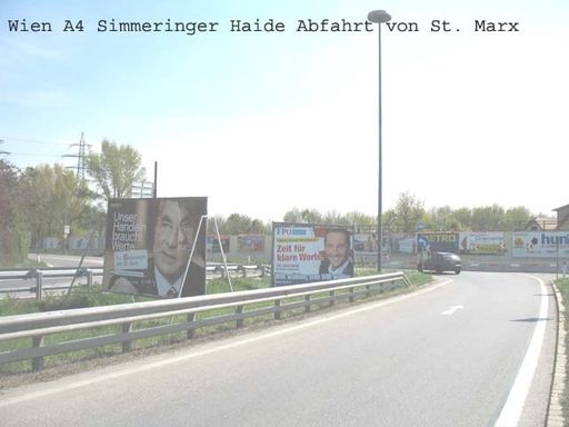 Vorschau Bild von BZÖ-Spitzenkandidat Walter Sonnleitner und BZÖ-Generalsekretär Christian Ebner protestierten heute im Rahmen einer gemeinsamen Pressekonferenz heftigst gegen ein von der SPÖ-Wien ausgerufenes Plakatierverbot für das BZÖ-Wien. "Das ist Machtmissbrauch und Stalinismus pur. Dieses antidemokratische Verhalten von Genossen Häupl hat offensichtlich damit zu tun, dass die SPÖ die absolute Mehrheit verliert, wenn das BZÖ in den Wiener Landtag einzieht. Häupl fürchtet offenbar das BZÖ wie der Teufel das Weihwasser, weil wir in Wien etwas bewegen können und eine Gefahr für die Wiener SPÖ sind. Das BZÖ wird sich diese Vorgangsweise des roten Wien sicher nicht gefallen lassen und alle möglichen rechtlichen Schritte einleiten", betonte Ebner.