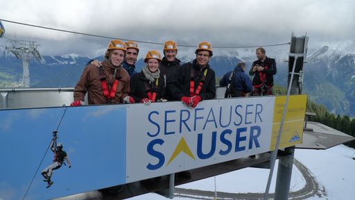  Das Organisationsteam von erlebnisplan und con.os tourismus.consulting gmbh machte den Exkursionsteilnehmern die spannenden touristischen Konzepte der Tiroler Gipfelstürmer erlebbar.