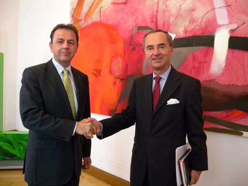Umweltminister macht beim Treffen mit deutschem Botschafter erneut Druck: "Unrentablen Uralt-Reaktor Isar 1 abschalten"
