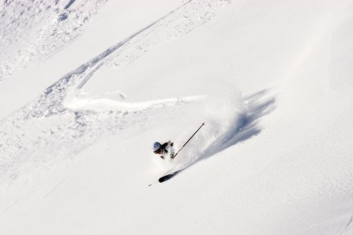 Das Montafon - Echte Berge für aktive Urlauber
Saisonstart am 4.12.2010. Für Vielskifahrer sind preiswerte Saisonkarten bereits ab 1.10.2010 erhältlich. Für Sparfüchse gibt es besondere Spezialtarife zum Winter-Opening, die "7 Tage genießen - 5 Tage bezahlen"-Aktion im Januar, die Aktion familienfreundliches Montafon ab Mitte März bis Saisonende und vieles mehr. 
Detailinformationen auf www.montafon.at