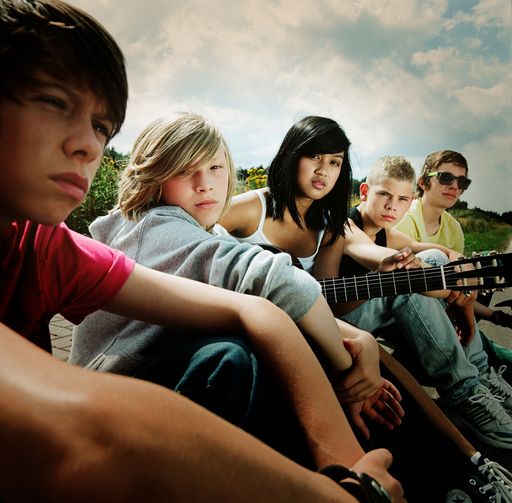 Vorschau Bild von BLINDFLUG (v.l.n.r.) Noah Ortner (15) aus Icking: Schlagzeug / Thilo Berndt (11) aus Bochum: Gesang / Louise Auman (15) aus Wien: Gesang&Gitarre / Rares Simoiu (13) aus Offenbach am Main: Gitarre / Dario Schwärzler (18) aus Oftering: Bass