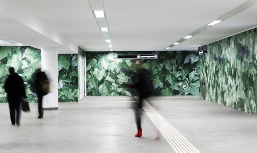 Heimo Zobernig, ohne Titel, Station Laurenzgasse, 1050 Wien
