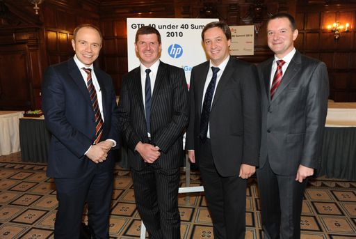 Vorschau Bild von Vier Top-Manager der Telekom Austria Group freuen sich über ihre Auszeichnung