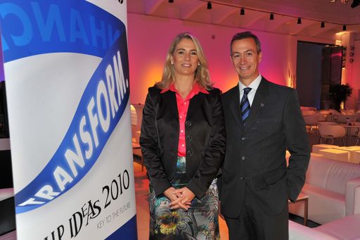  http://pressefotos.at/m.php?g=1&u=38&dir=201010&e=20101006_h&a=event
Im Bild v.l.n.r.: Mag. Michaela Novak-Chaid (Direktorin Imaging & Printing Group HP Österreich), DI Norbert Schöfberger (Direktor Personal Systems Group HP Österreich)