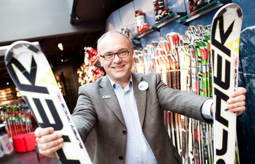 Vorschau Bild von http://pressefotos.at/m.php?g=1&u=84&dir=201010&e=20101007_e&a=event
Im Bild: Dr. Peter Wahle, Vostand Sport Eybl und Sports Experts