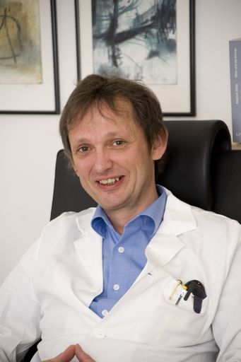Vorschau Bild von Univ. Prof. Prim. Dr. Felix Sedlmayer, Leiter der Universitätsklinik für Radiotherapie und Radioonkologie der Paracelsus Medizinische Privat-Universität