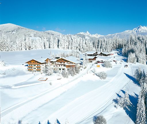 Seit vielen Generationen ist das Hotel Edelweiss Wagrain stets bedacht, seinen Gästen guten Service und beste Erholungsmöglichkeiten zu bieten. Unser Greenspa ist Erwachsenen zum Ausspannen und Genießen vorbehalten.
