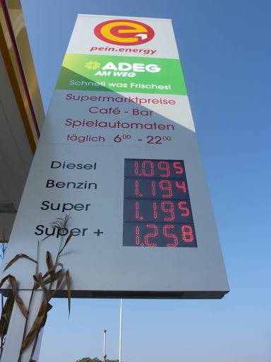 ADEG am Weg Gschäft an der Pein Tankstelle