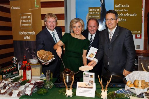 http://pressefotos.at/m.php?g=1&u=55&dir=201010&e=20101014_l&a=event
Im Bild v.l.n.r.: Willi Lehmann (Genuss Guide Herausgeber), Margareta Reichsthaler (Obfrau Verein GENUSS REGION OESTERREICH), Fritz Stifsohn (Genuss Guide Herausgeber), Andreas Sauseng (Dir. Casino Graz)