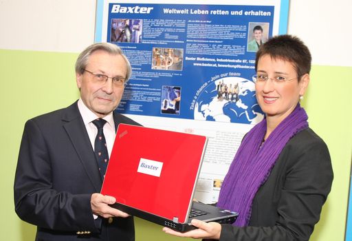  http://pressefotos.at/m.php?g=1&u=68&dir=201010&e=20101018_b&a=event
Wien - Seit 100 Jahren besteht die HBLVA für chemische Industrie - Rosensteingasse, und kooperiert seit 50 Jahren mit dem Pharma- und Biotechnologie-Unternehmen Baxter.