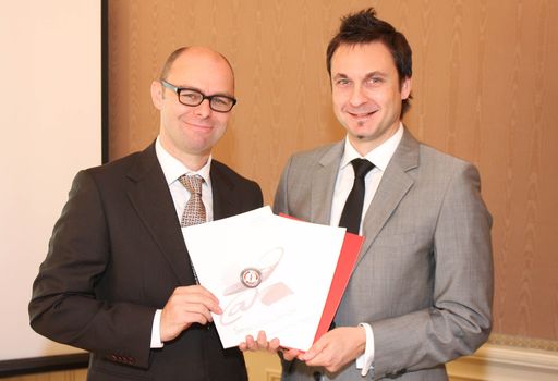  http://pressefotos.at/m.php?g=1&u=68&dir=201010&e=20101021_m&a=event
Wien - Die Servicequalitätserhebung aus Kunden - und Unternehmenssicht erscheint bereits zum vierten Mal, aber zum ersten Mal in Zusammenarbeit der Customer-Care-Spezialisten atms und PIDAS.