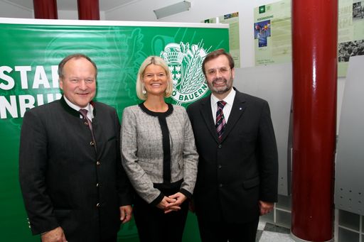 NÖ Bauernbundobmann Hermann Schultes, die neue Direktorin Mag. Klaudia Tanner und Bauernbunddirektor Hans Penz.