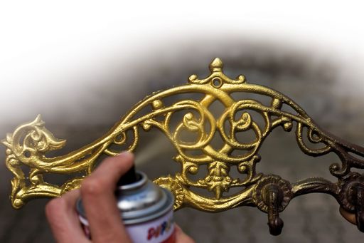 Vorschau Bild von Die MOTIP DUPLI GmbH, Europas größter Sprühlackhersteller, zeigt erneut ihre Innovationskraft und erweitert rechtzeitig vor Weihnachten das DUPLI-COLOR Dekorationssortiment im Bereich der Effektsprays.