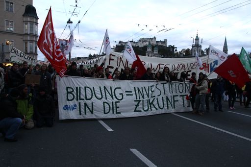Breite Front gegen den Sparanschlag der Regierung