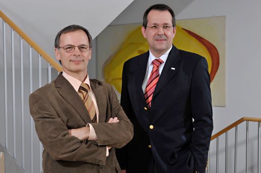  v.l.n.r.: FH-Prof. DI Walter Schneider, FH-Prof. Dr. Dietmar Brodel