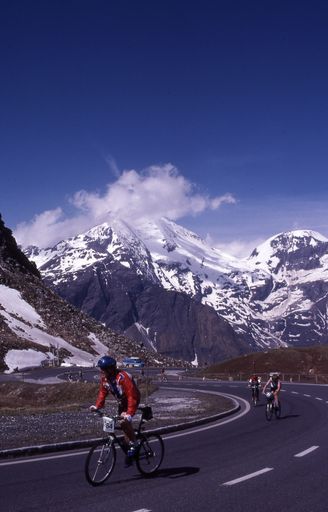 Vorschau Bild von Hobbyradfahrer auf der Großglockner Hochalpenstraße.