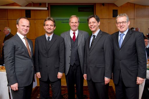  v.l.: geballte Wirtschaftskraft beim RLB-Weißwurstessen: RLB Generaldirektor Mag. Markus Mair, Dr. Thomas Krautzer (Geschäftsführer der Industriellenvereinigung Steiermark), Ing. Wilfried Thoma (RLB Aufsichtsratspräsident), Mag. Ulfried Hainzl (Präsident der Wirtschaftskammer Steiermark) und Mag. Thomas Spann (Direktor der Wirtschaftskammer Steiermark)