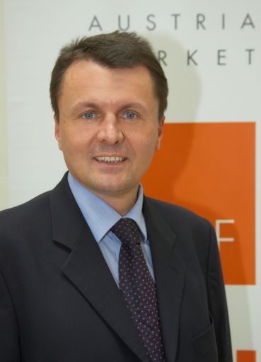 Peter Braumüller, Bereichsleiter für Versicherungs- und Pensionskassenaufsicht der FMA, wurde als Vorsitzender des Executive Committee des Weltverbandes der Versicherungsaufseher bei der diesjährigen Jahreskonferenz und Generalversammlung wiedergewählt.