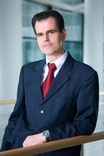  Ing. Stefan Fischer (CEO)