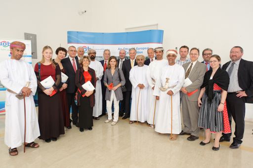  Die feierliche Eröffnung der University of Buraimi durch omanische Minister und Würdenträger fand im Beisein von 500 arabischen und europäischen Partnern am temporären Unicampus statt.