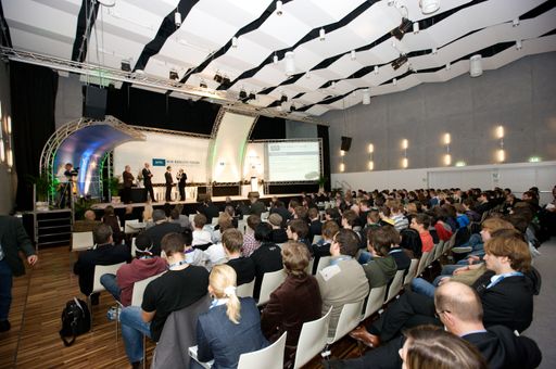 Vorschau Bild von Über 300 Besucher lauschten den spannenden Vorträgen der 25 Top Referenten
