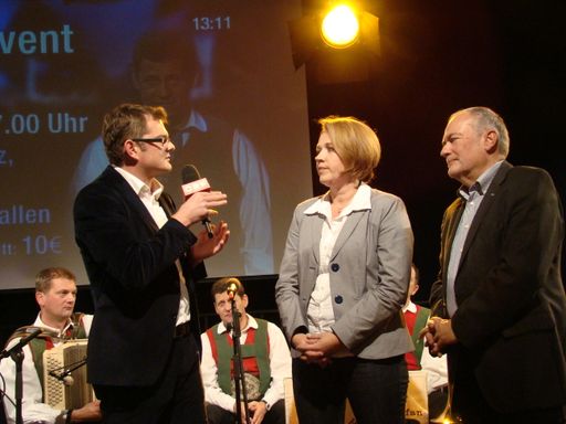 Vorschau Bild von Manfred Welte, Leiter der Kulturabteilung des ORF Vorarlberg, im Gespräch mit Kulturlandesrätin Andrea Kaufmann und Wolfgang Burtscher, Landesdirektor des ORF Vorarlberg. (v.l.n.r.)