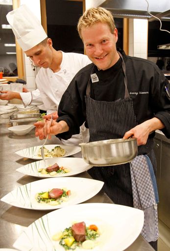  http://pressefotos.at/m.php?g=1&dir=201011&u=71&a=event&e=20101112_f.
Chefkoch Georg Klammer