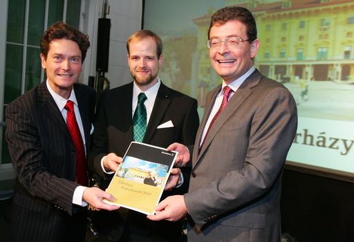 http://pressefotos.at/m.php?g=1&u=68&dir=201011&e=20101119_e&a=event