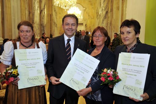  Auszeichnunge der Bäuerinnen des Jahres 2010