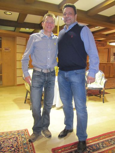 Vorschau Bild von Andreas Goldberger mit dem Chef des 4 Sterne Superior Hotels Alpina Deluxe, Josef Platzer, einem der 8 "best of obergurgl" Hotels.