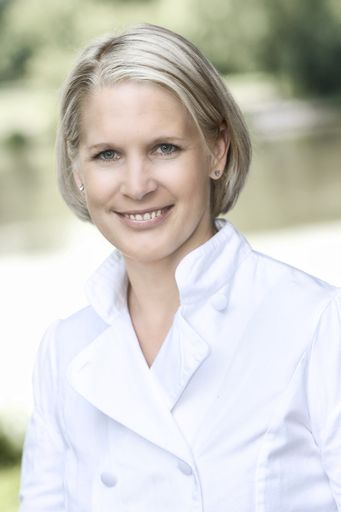 TV-Starköchin Cornelia Poletto kocht 2011 im Linzer Promenadenhof groß auf.