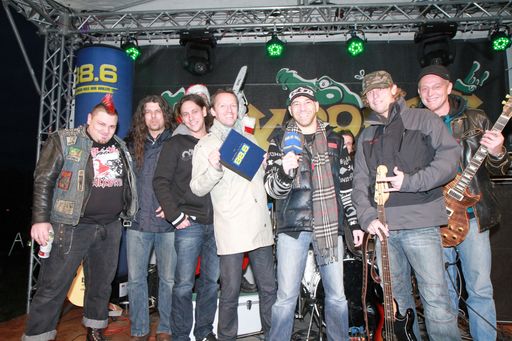 Vorschau Bild von im Bild: Georg Spatt (Ö3 Senderchef), Alkbottle, Andi Hufnagl (88.6 Moderator)
