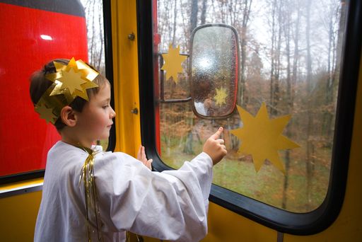  Es fährt ein Zug... Mit der Eisenbahn zum Bad Gleichenberger Adventmarkt "Wia's früahrer wor".