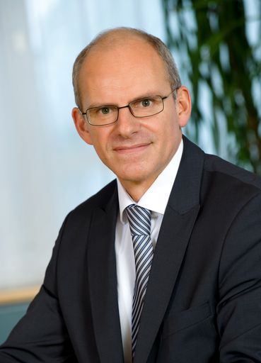 Dr. Ralph Müller