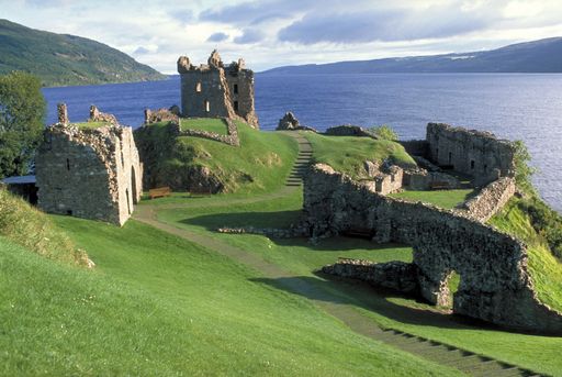Vorschau Bild von Schottland - Castle by Loch Ness