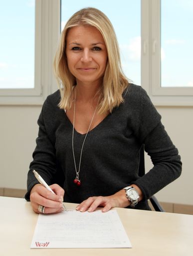 Im Dezember 2010 wurde Regina Sturm-Lenhart von den beiden Geschäftsführern Fritz und Peter Müller die Prokura verliehen. Die Betriebswirtin zeichnet sich ab sofort für Controlling und Human Resources des in Wiener Neudorf ansässigen Transportunternehmens verantwortlich.