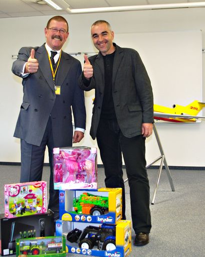 von links: Wolfgang P. Albeck, DHL Express - Managing Director Area Germany / Alps sowie Bernd Wachter, Generalsekretär der Caritas Österreich