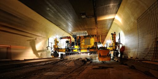 Vorschau Bild von Der Betondeckenfertiger in der Bestandsröhre war im Dauereinsatz