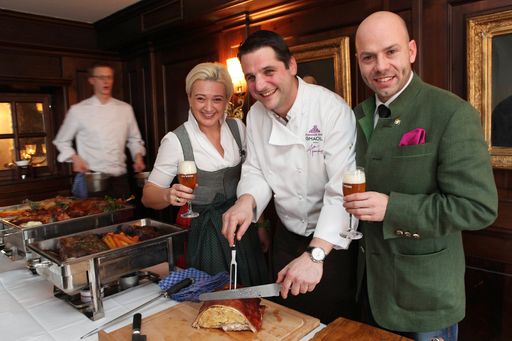 Österreichs ältester Familienbetrieb - das Romantikhotel GMACHL in Elixhausen -  lässt die Tradition des "Sonntagsbraten"
wieder aufleben.