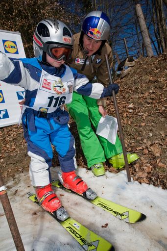 Vorschau Bild von Skisprung-Legende Andreas Goldberger liegt der österreichische Nachwuchs für den Skisprungsport am Herzen: "Beim Goldi-Talente-Cup bekommt jedes Kind  die Chance, sich als Skispringer zu versuchen".