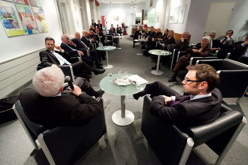http://pressefotos.at/m.php?g=1&u=66&dir=201101&e=20110113_m&a=event