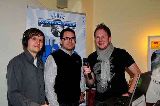 Andi Ender von Radio Mainwelle, Tvb-Chef Markus Kofler und Moderator Bernd Rasser live aus Kramsach.