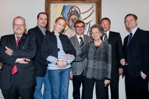 Elisabeth Leopold, Diethard Leopold, Peter Weinhäupl und Team vor Picasso-Gemälde in der Ausstellung "Cézanne - Picasso - Giacometti. Meisterwerke der Fondation Beyeler" (noch bis 2. Februar im Leopold Museum)